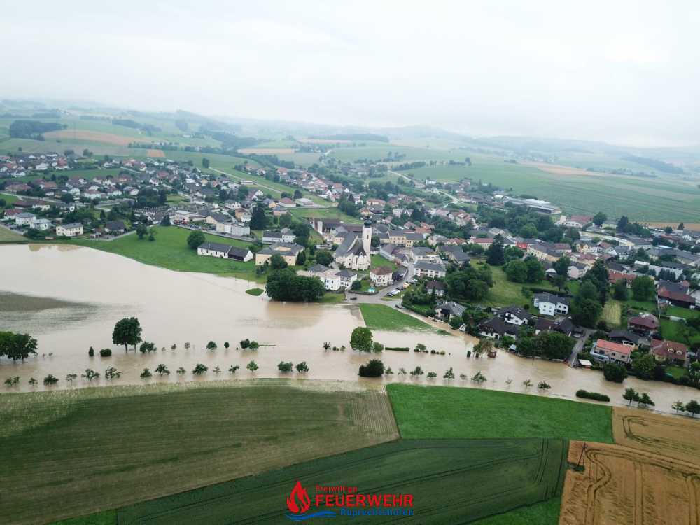 Flood in Ruprechtshofen © Freiwillige Feuerwehr Ruprechshofen