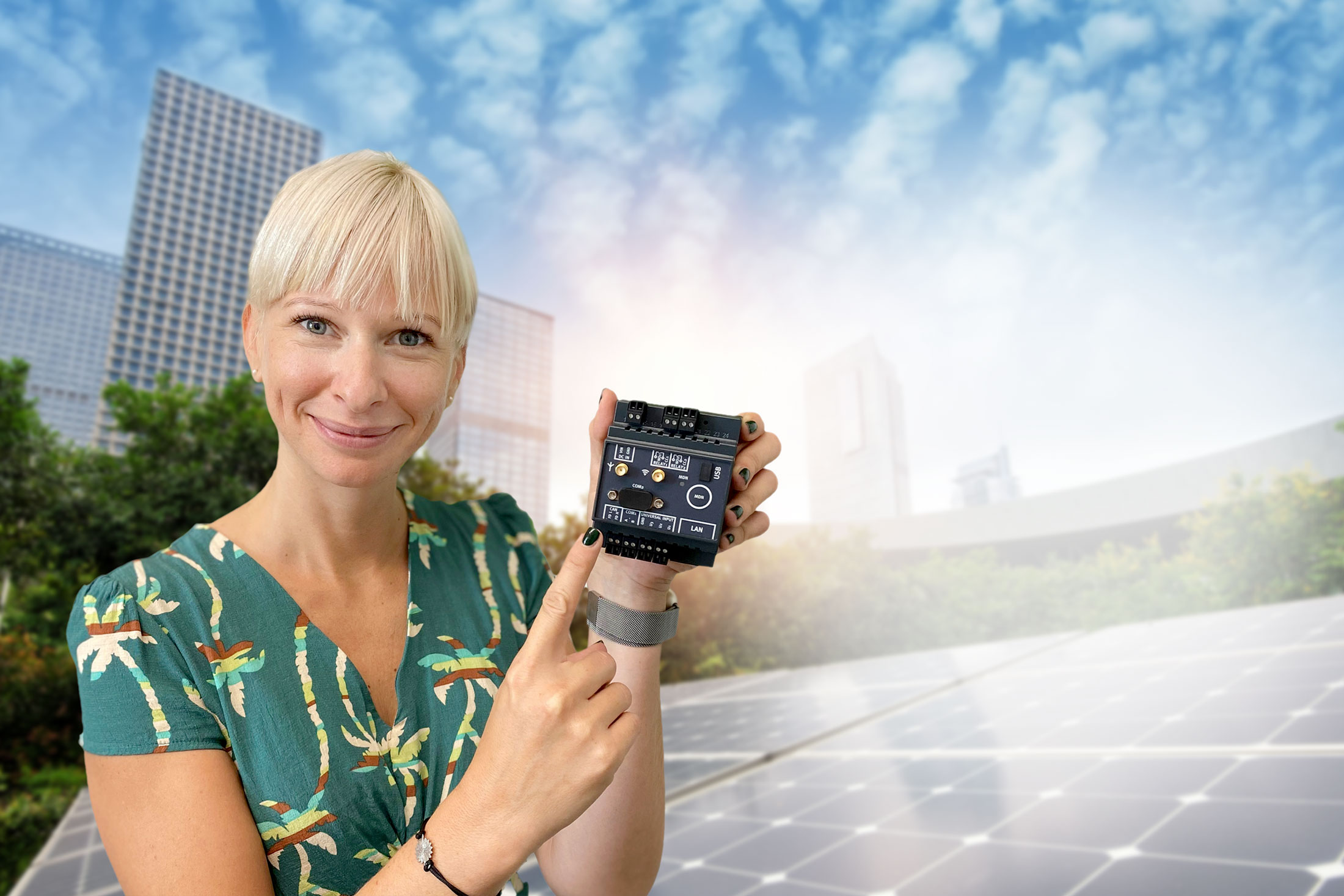 Energiemonitoring - Person mit myDatalogC3