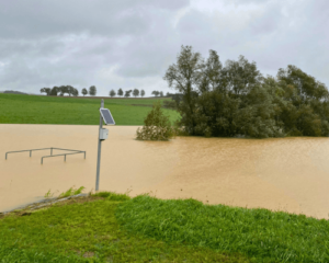 Dangelsbach - Messstation bei Starkregen, Überlauf